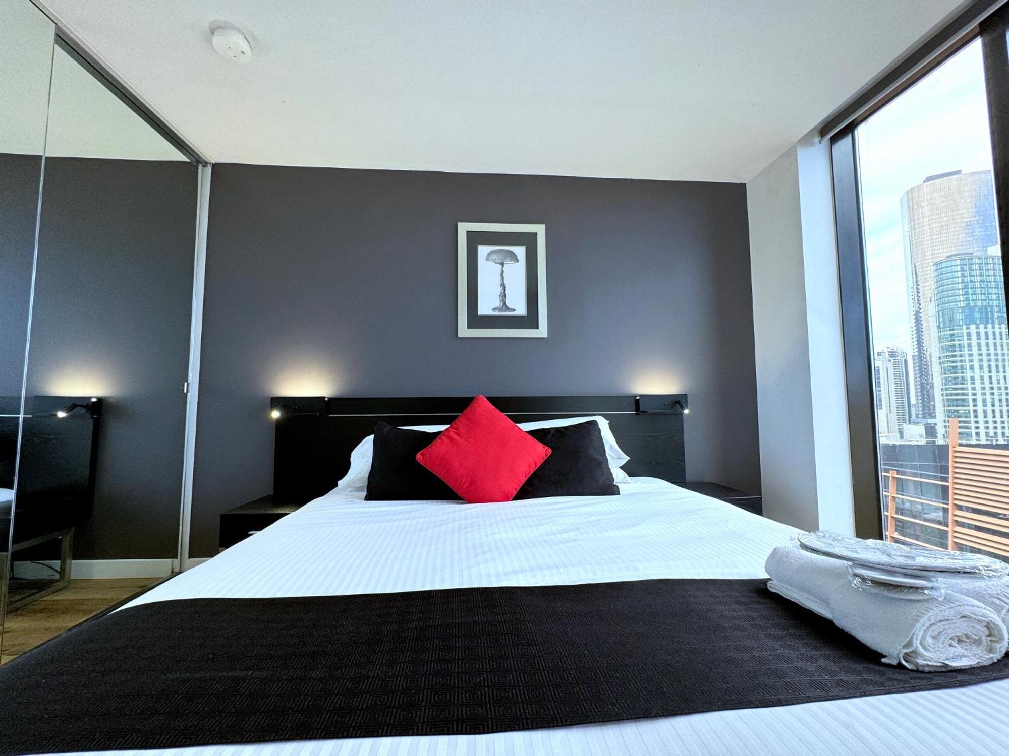 Aura On Flinders Serviced Apartments Мелбърн Екстериор снимка